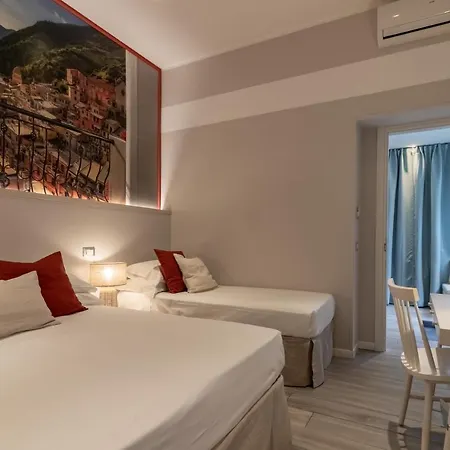 בית הארחה Aquamarina 3*